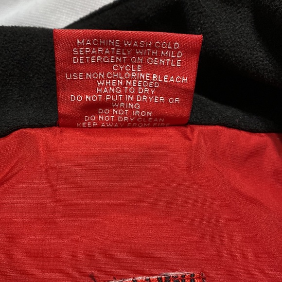 JEGARL-O Waterproof Medium Jacket insulated, waterproof protect you from element - Picture 12 of 12